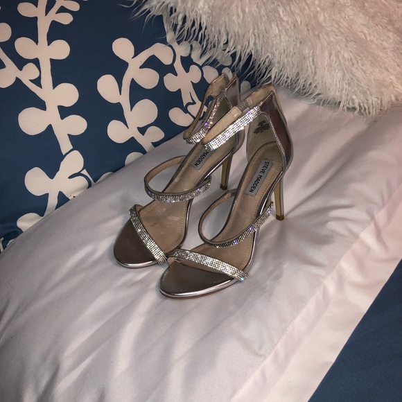 Heels - Picture 2 of 3